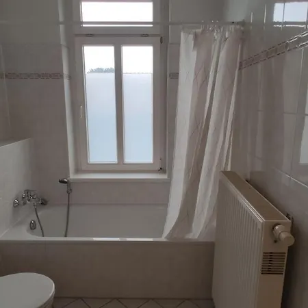 4 Raum Mit Balkon Auf 120sqm In Lage Apartament