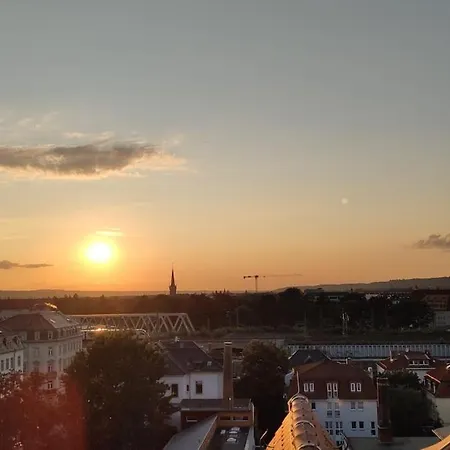 4 Raum Mit Balkon Auf 120sqm In Lage