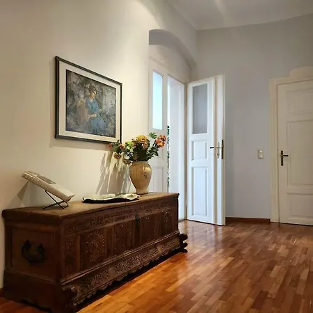 4 Raum Mit Balkon Auf 120sqm In Lage Lejlighed