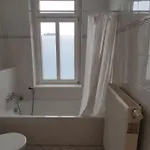 4 Raum Mit Balkon Auf 120sqm In Lage شقة